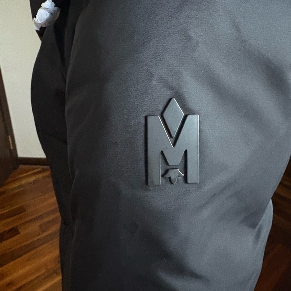 Mackage
Alana Tech Water Repellent 750 Fill Power Down Jacket, NEW - Picture 12 of 12